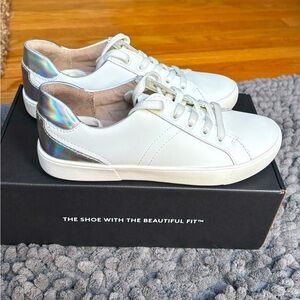 NWT brand new Naturalizer MORRISON leather Sneakers size 6.5